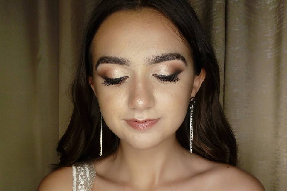 Gold makeup