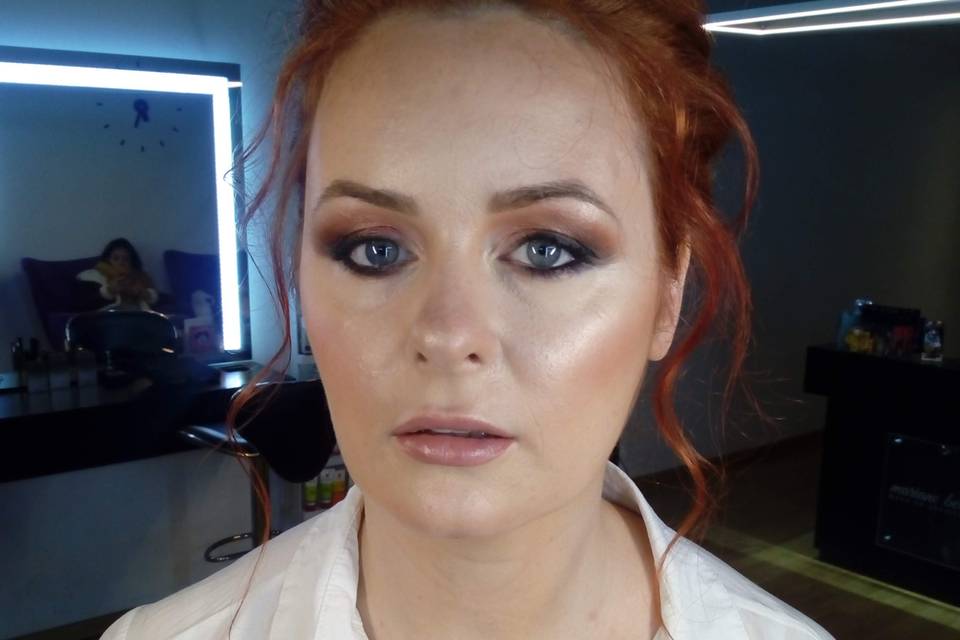 Bronze makeup