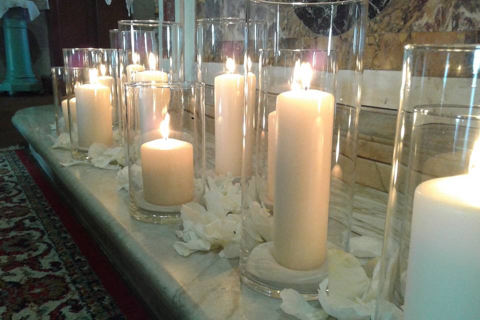 Altare semplice con candele