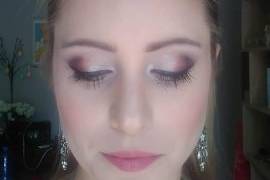 Fanni Felfoldi Make-up