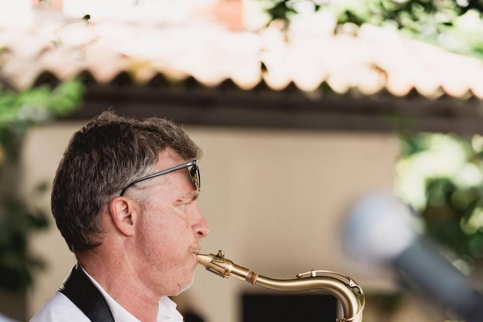 musicista_sassofono_oro_profile