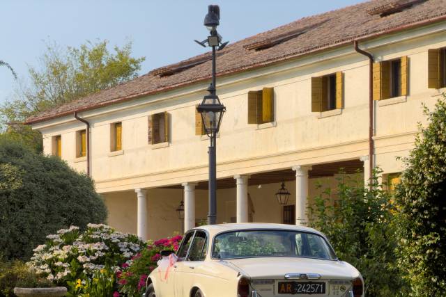 Jaguar XJ6 - AutoStoricaSposi