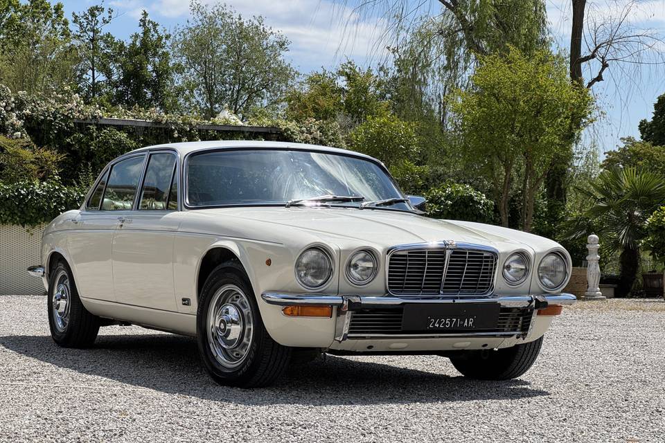 Jaguar XJ6 - AutoStoricaSposi