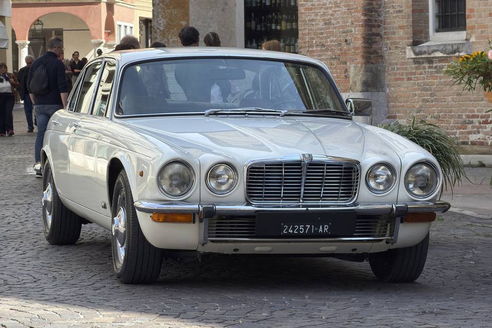 Jaguar XJ6 - AutoStoricaSposi