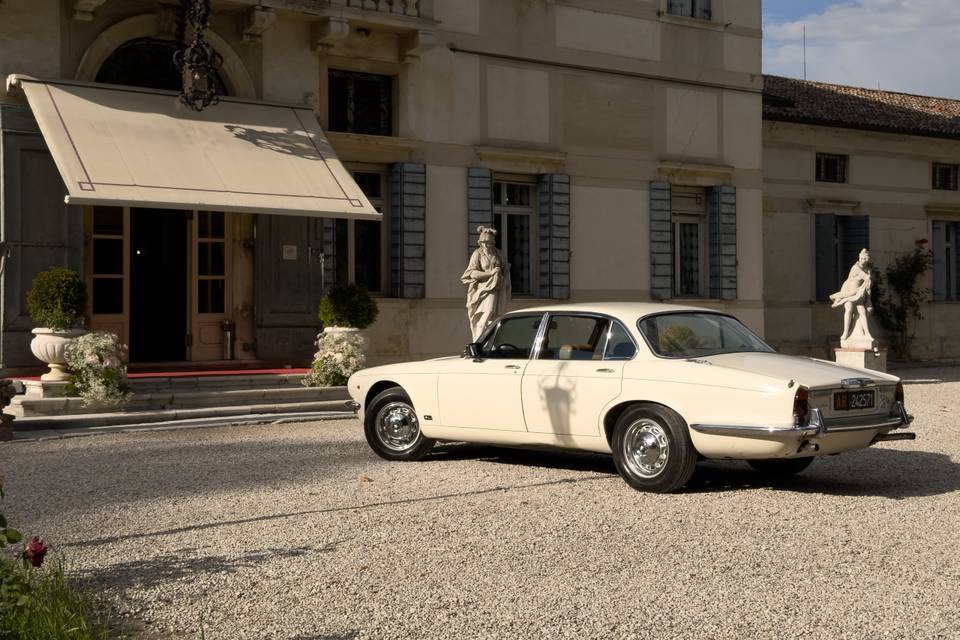 Jaguar XJ6 - AutoStoricaSposi