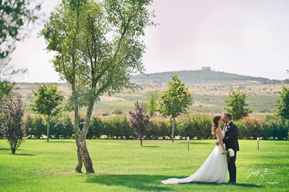 Ai-piedi-del-Castel-Del-Monte