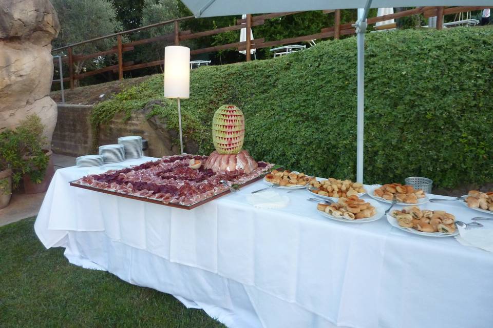 Buffet in piscina