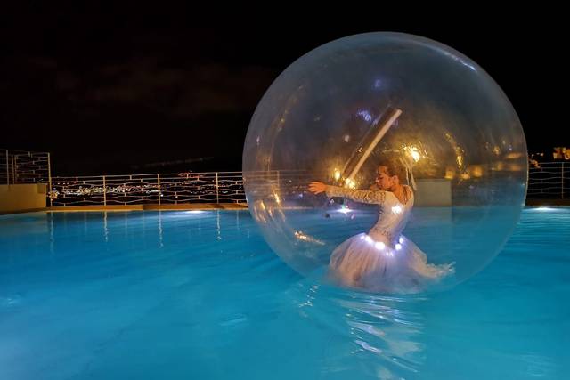Ballerina in acqua