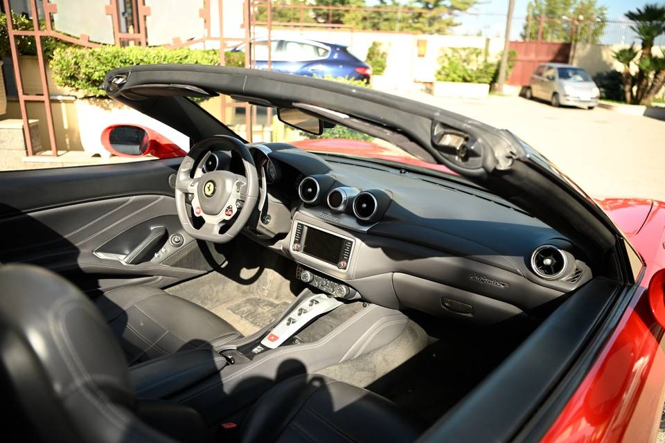 FERRARI CALIFORNIA T