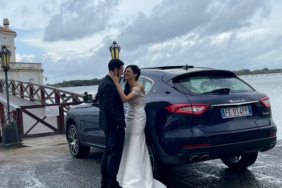 MASERATI LEVANTE BLU