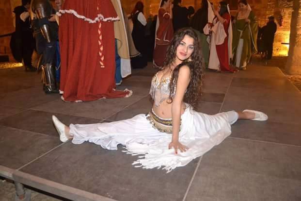 Ballerina Danza Araba