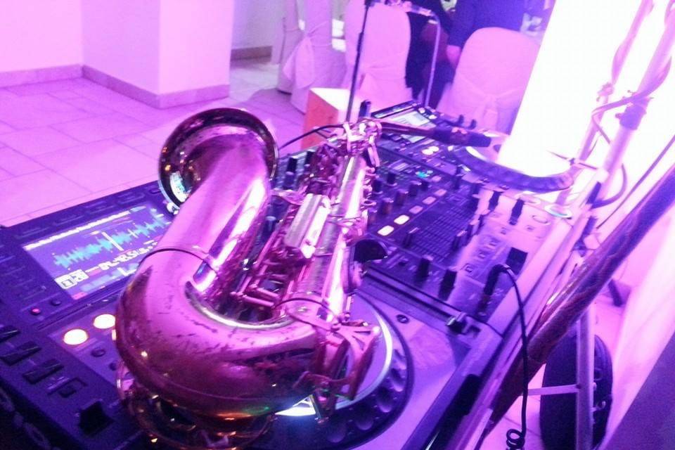 DJ & sax