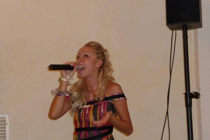 Luciana Cantante per Cerimonia in Chiesa