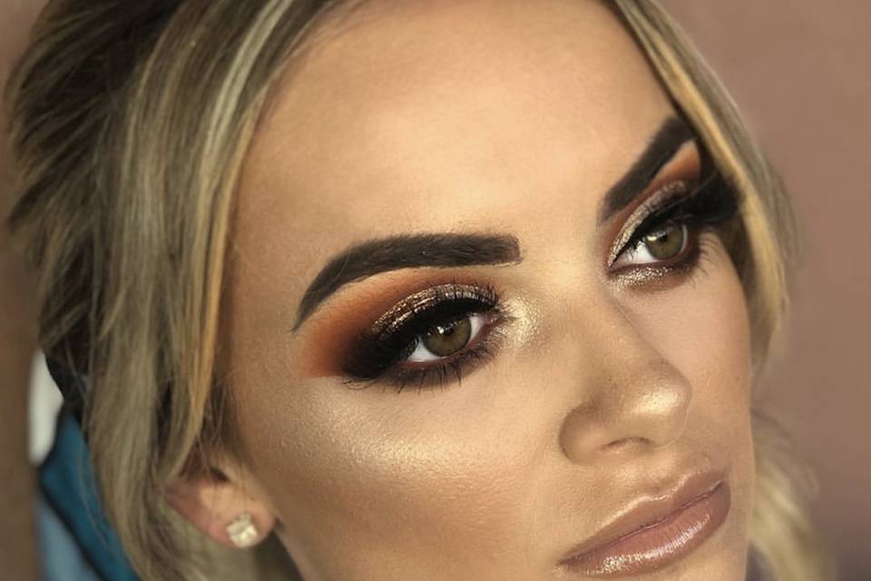 Desi MUA DDD