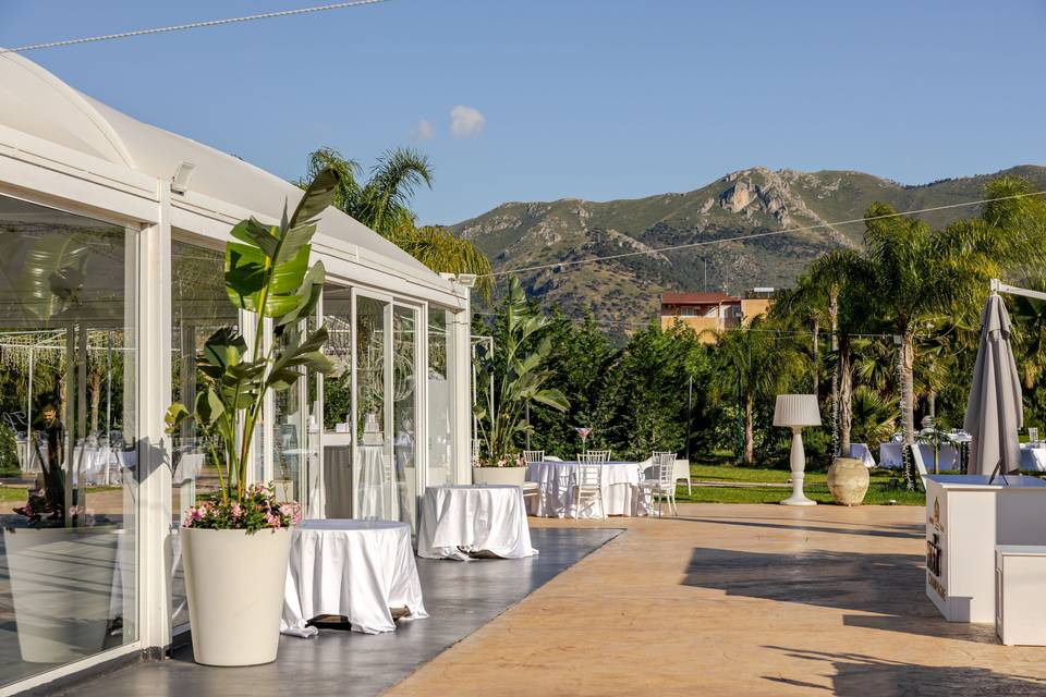 ambientazione_esterno_bianco_elegante