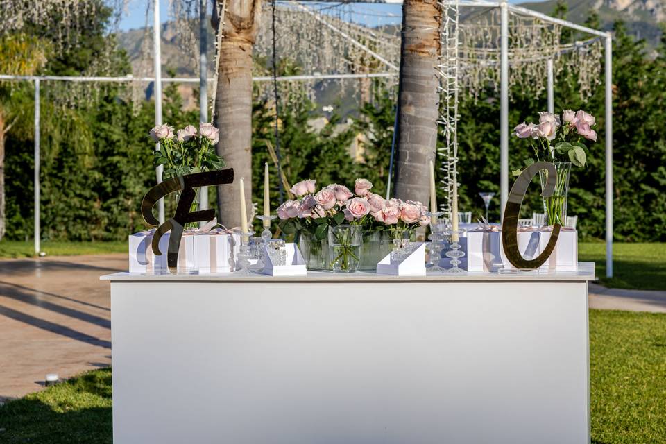 decorazione_tavolo_fiori_rosa_candele