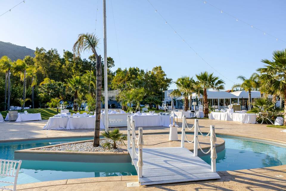 ponte_bianco_piscina_esterno
