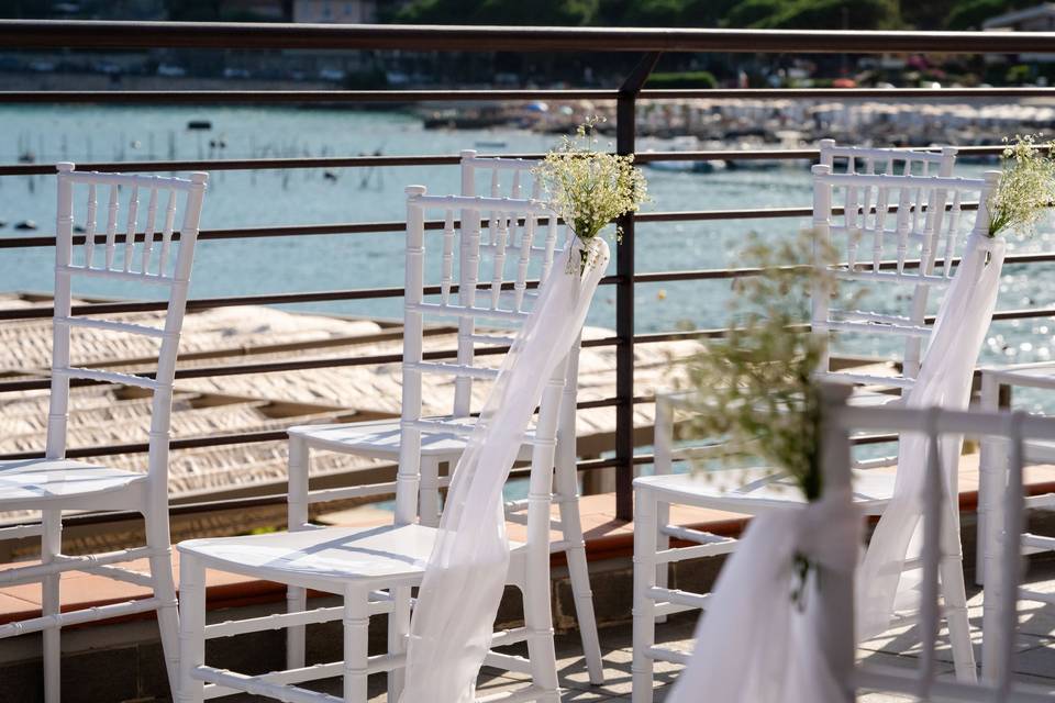 decorazione_sedie_gipsofila_tulle