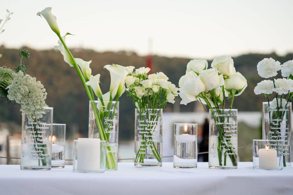 vasi_vetro_fiori_bianchi_candele