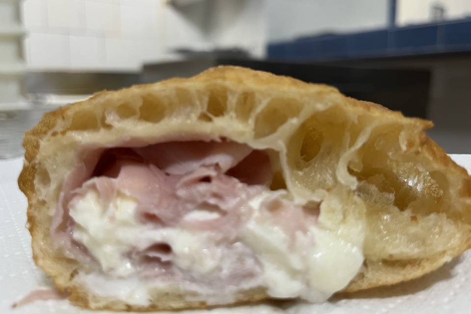 Calzone cotto e mozzarella