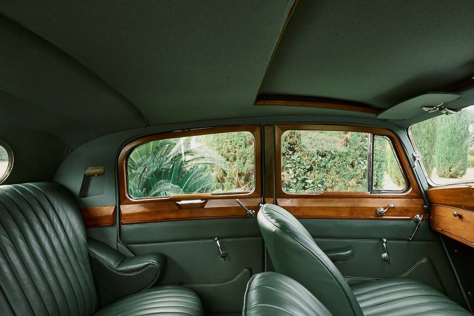 Jaguar MK IV interiors