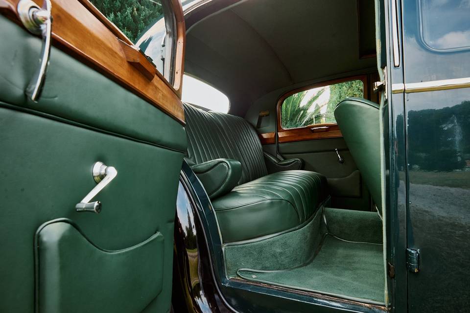 Jaguar MK IV interiors