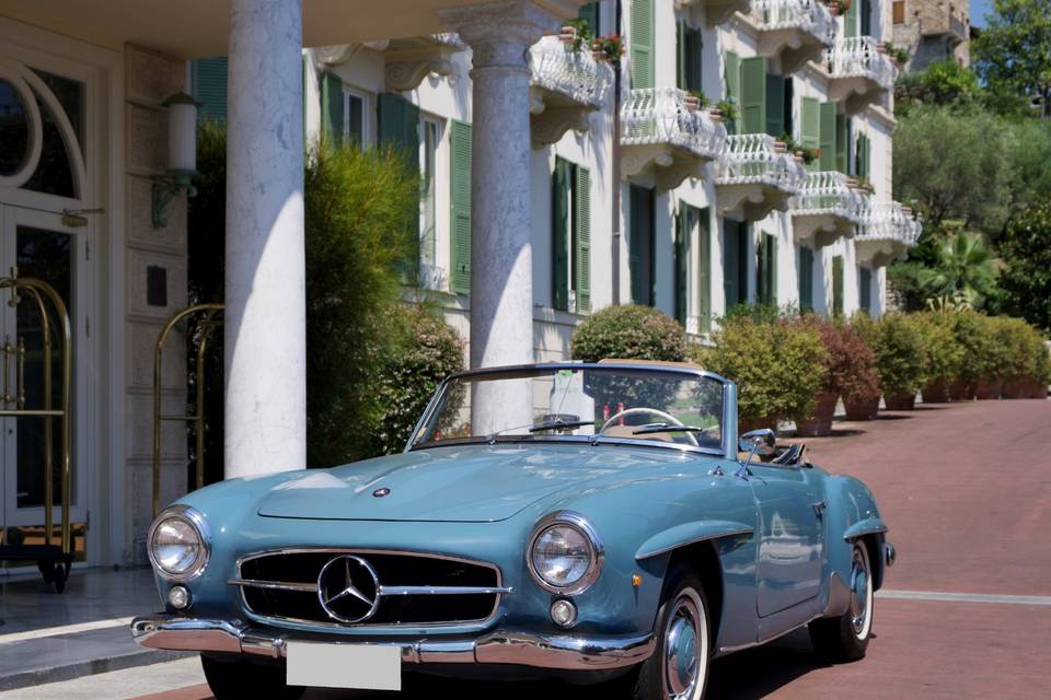 Mercedes-Benz 190 SL lightblue