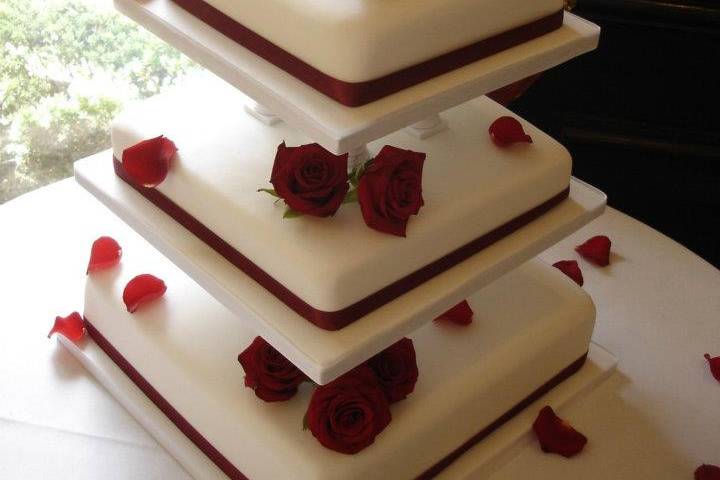 Wedding cake red/white
