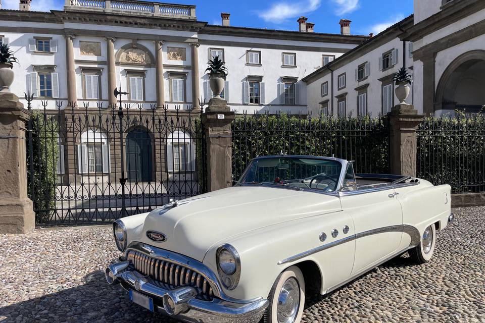 Noleggio Buick 8 Roadmaster