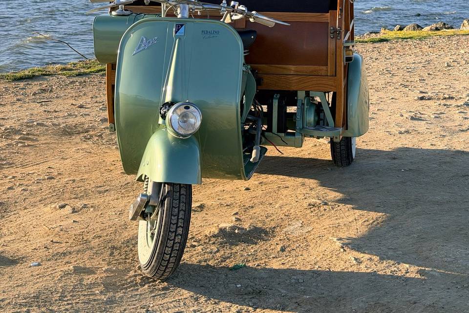 Piaggio Ape Calessino