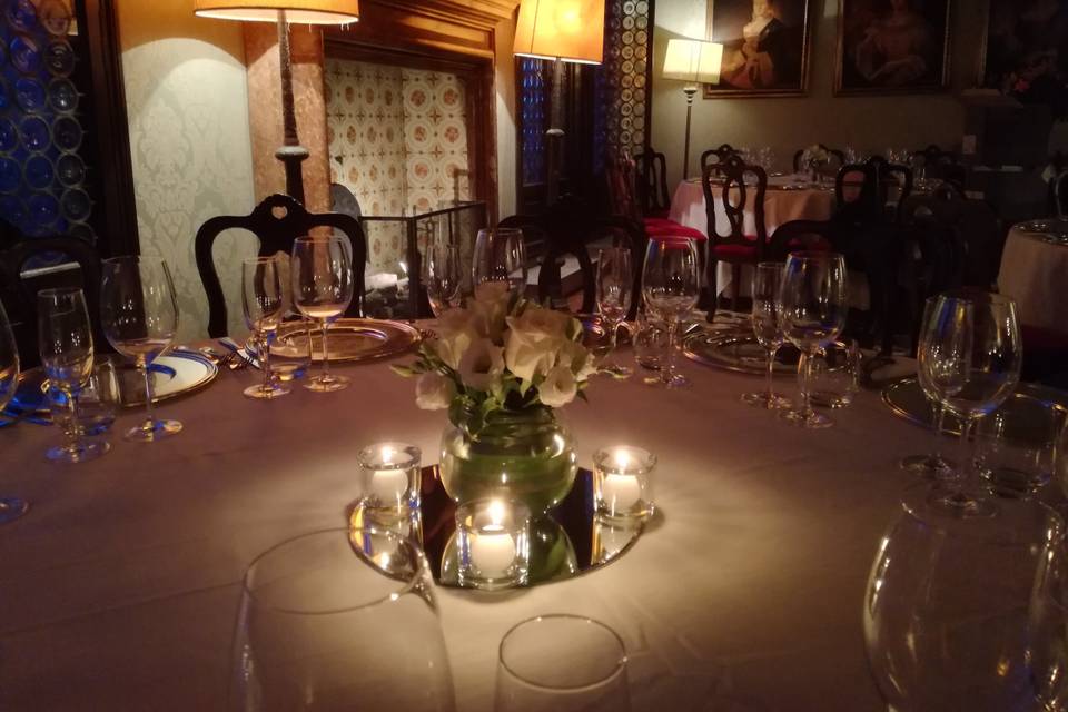 Candelabri con peonie e ortens