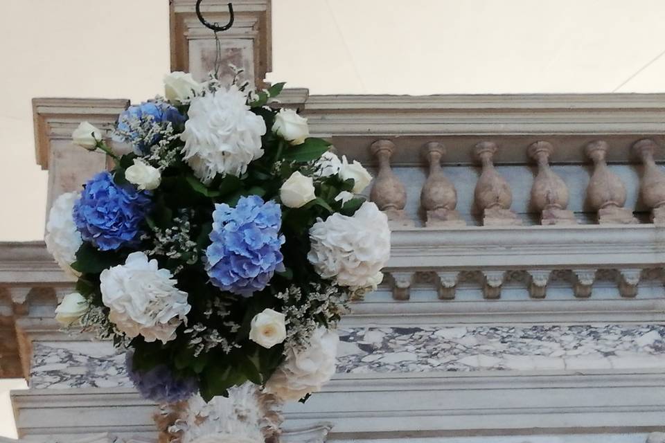 Bianco e azzurro