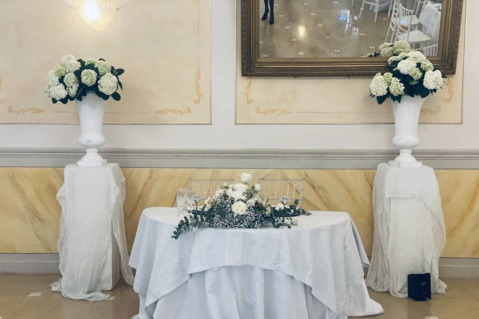 Tavolo sposi salone interno