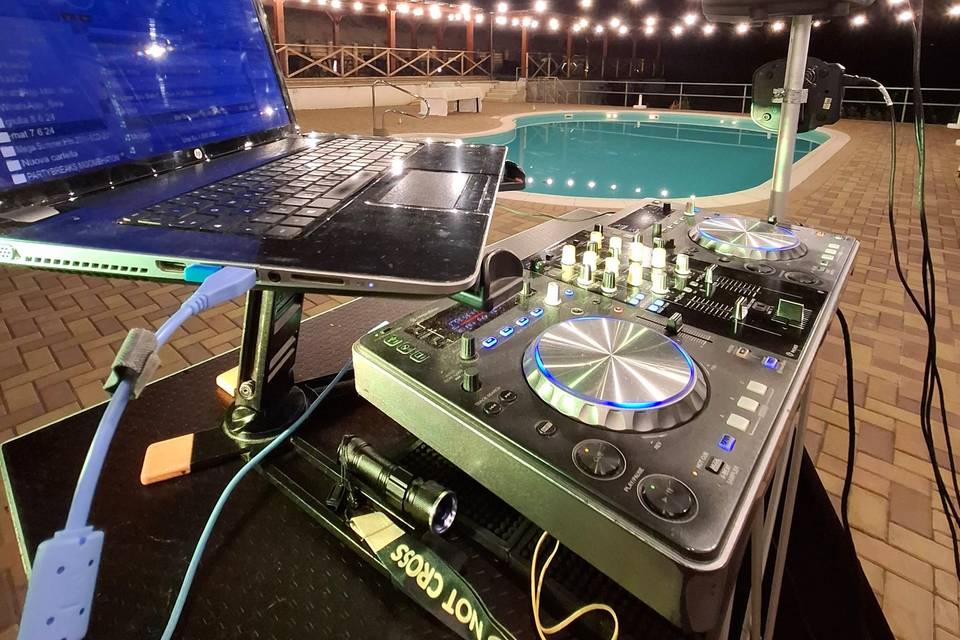 Party in piscina