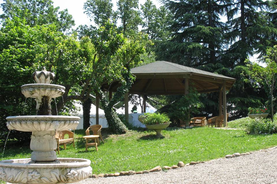 Villa crocioni - giardino e fontana