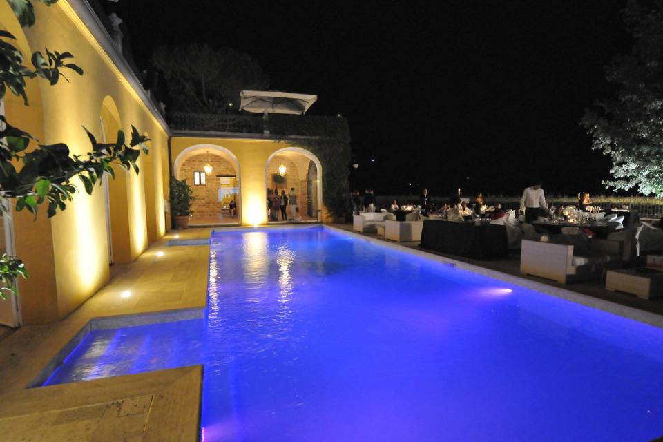 Piscina di notte