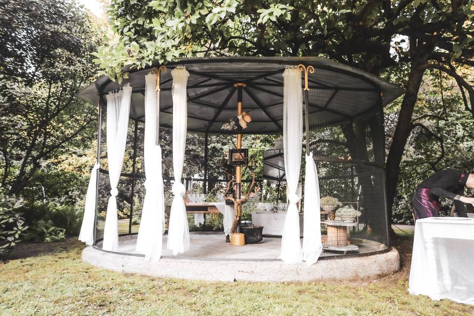 Gazebo aperitivo nel parco