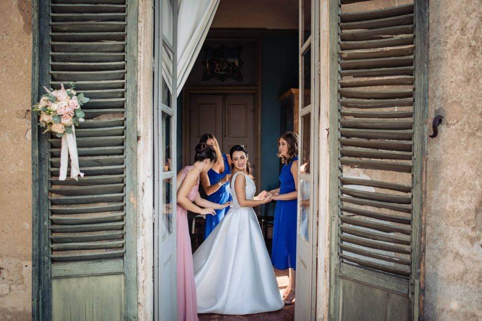 Preparazione sposa e damigelle