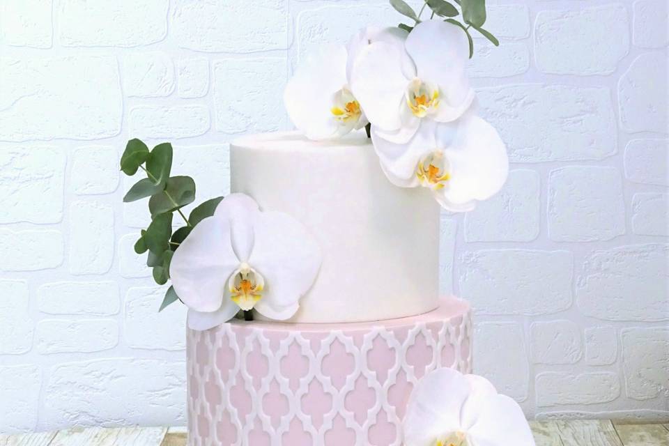 Torta seminuda con fiori