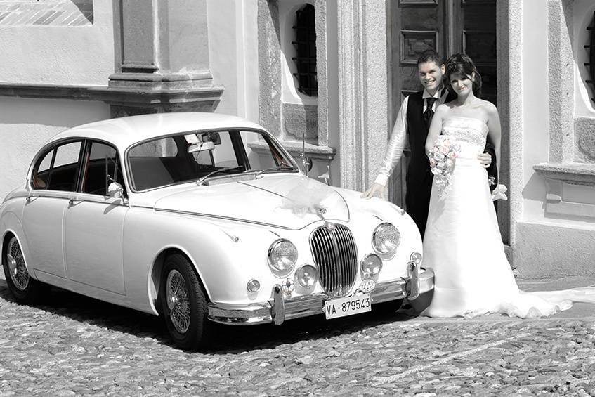 Sposi e la Jaguar MK2