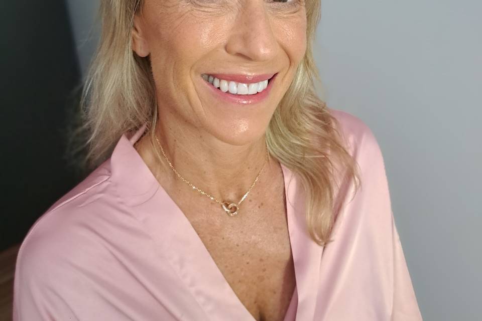 Natural anti-age makeup