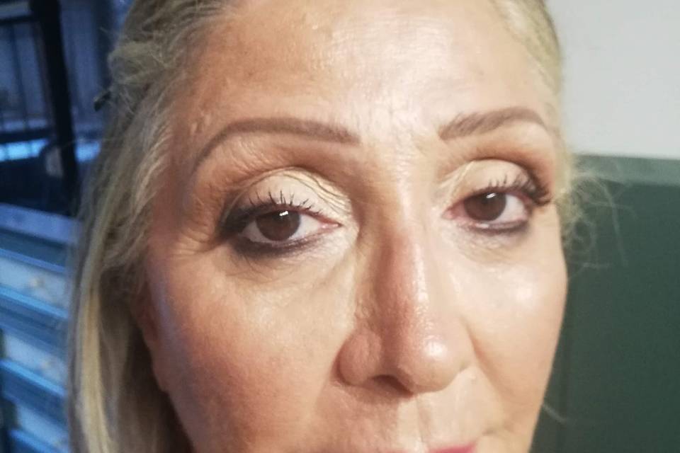 Anti-age makeup