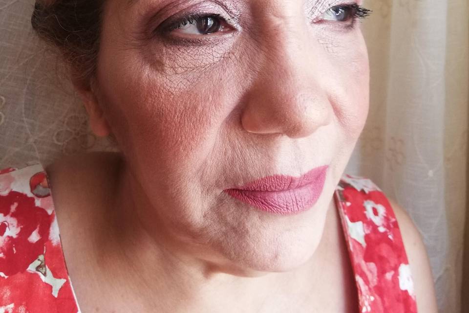Anti-age makeup