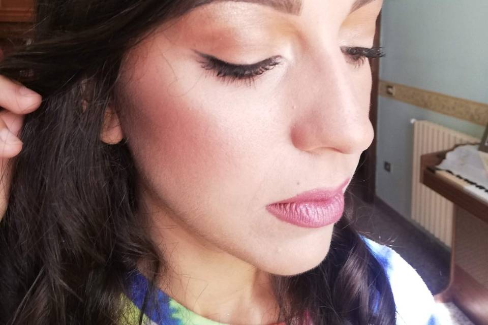Shine makeup