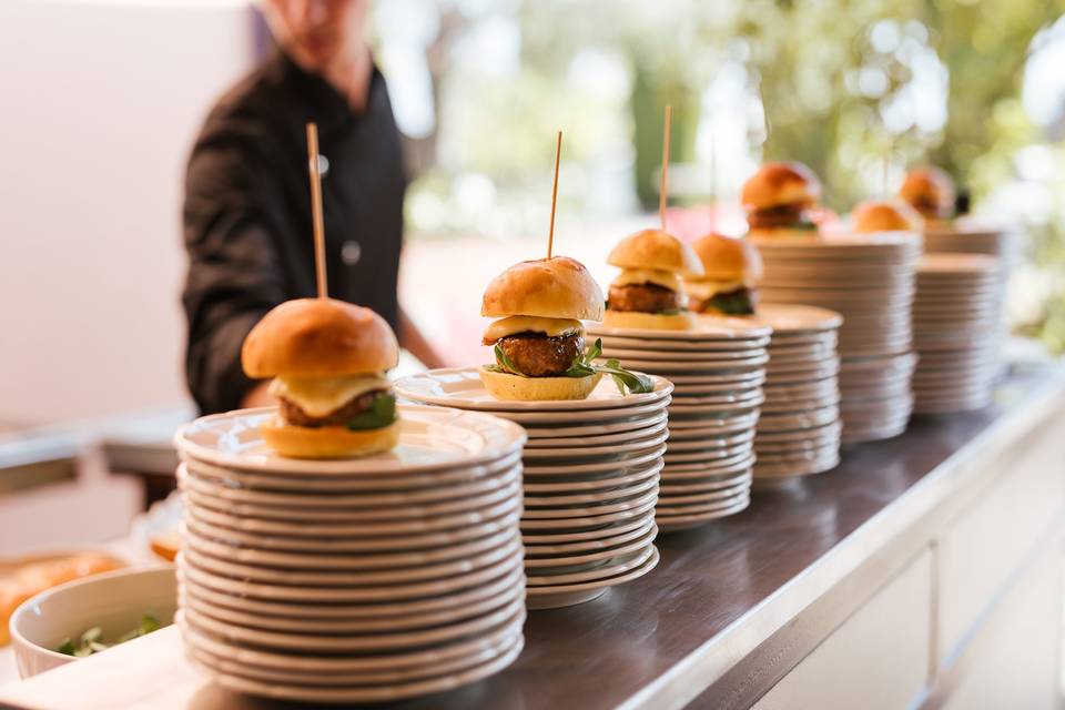 Show Cooking Hamburger