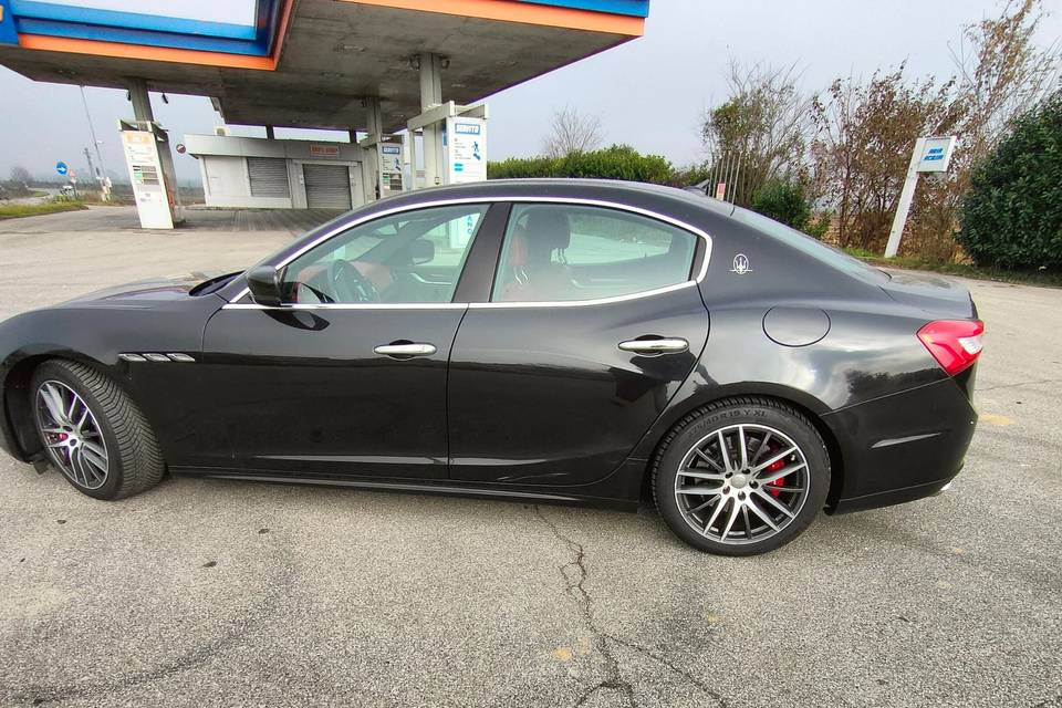 Maserati Ghibli - Lato Auto
