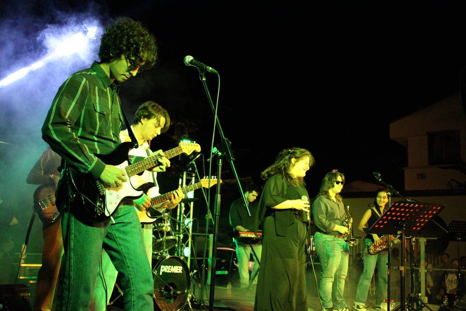 Live band