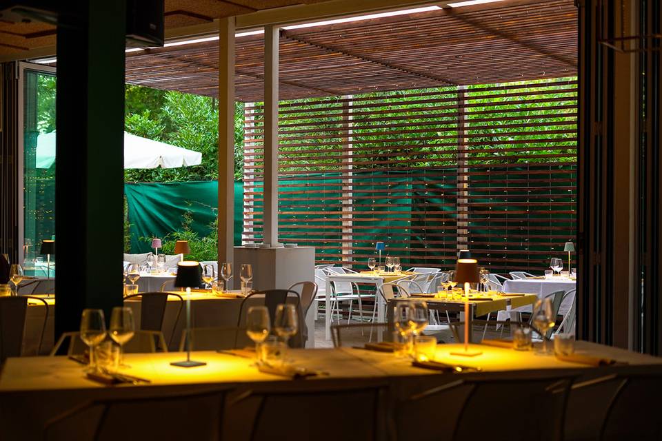 Il locale interno e veranda