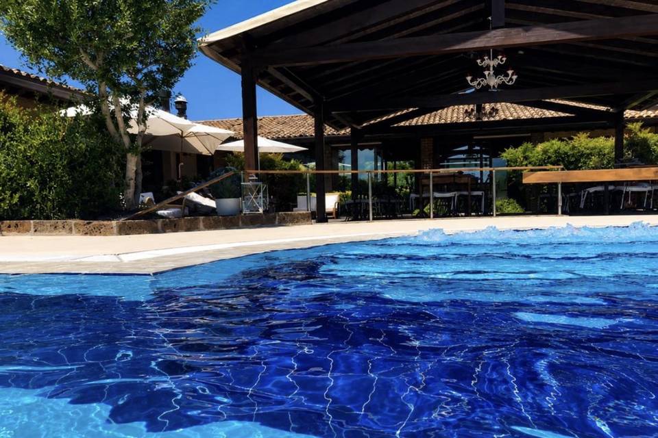 La pergola bordo piscina.
