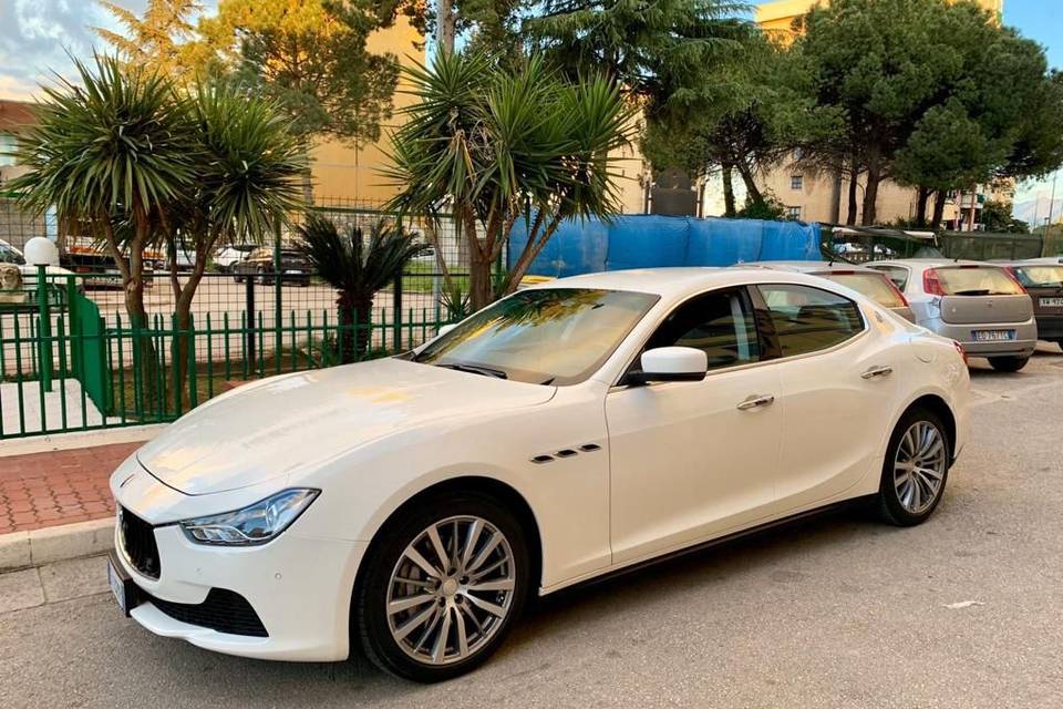 Maserati Ghibli Bianca